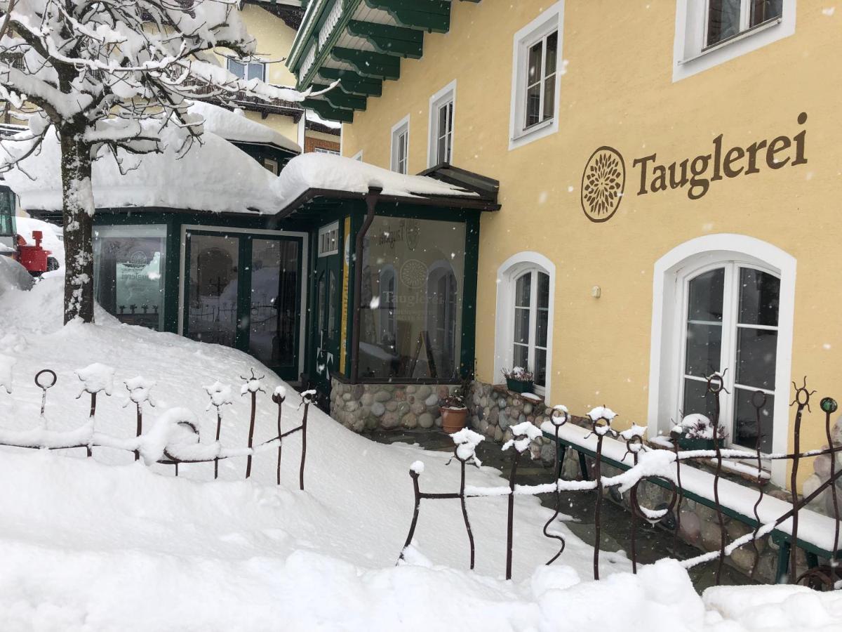 Tauglerei Appartement Enzian In Den Zauberbergen 圣科罗曼 外观 照片