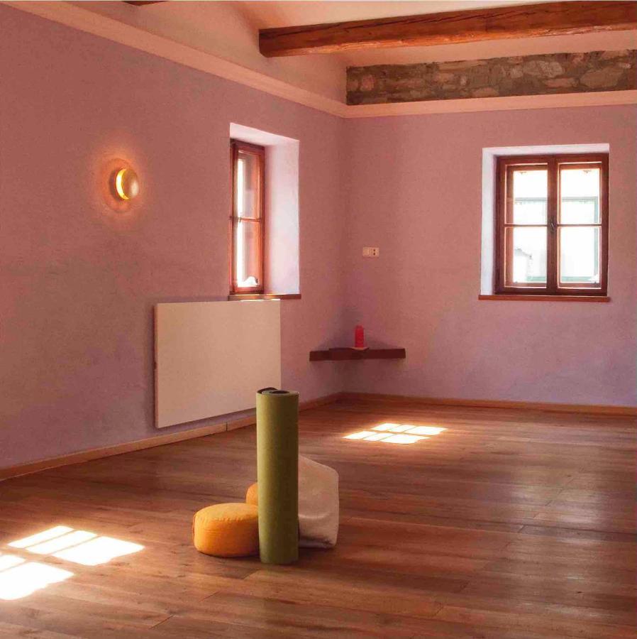 Tauglerei Appartement Enzian In Den Zauberbergen 圣科罗曼 外观 照片