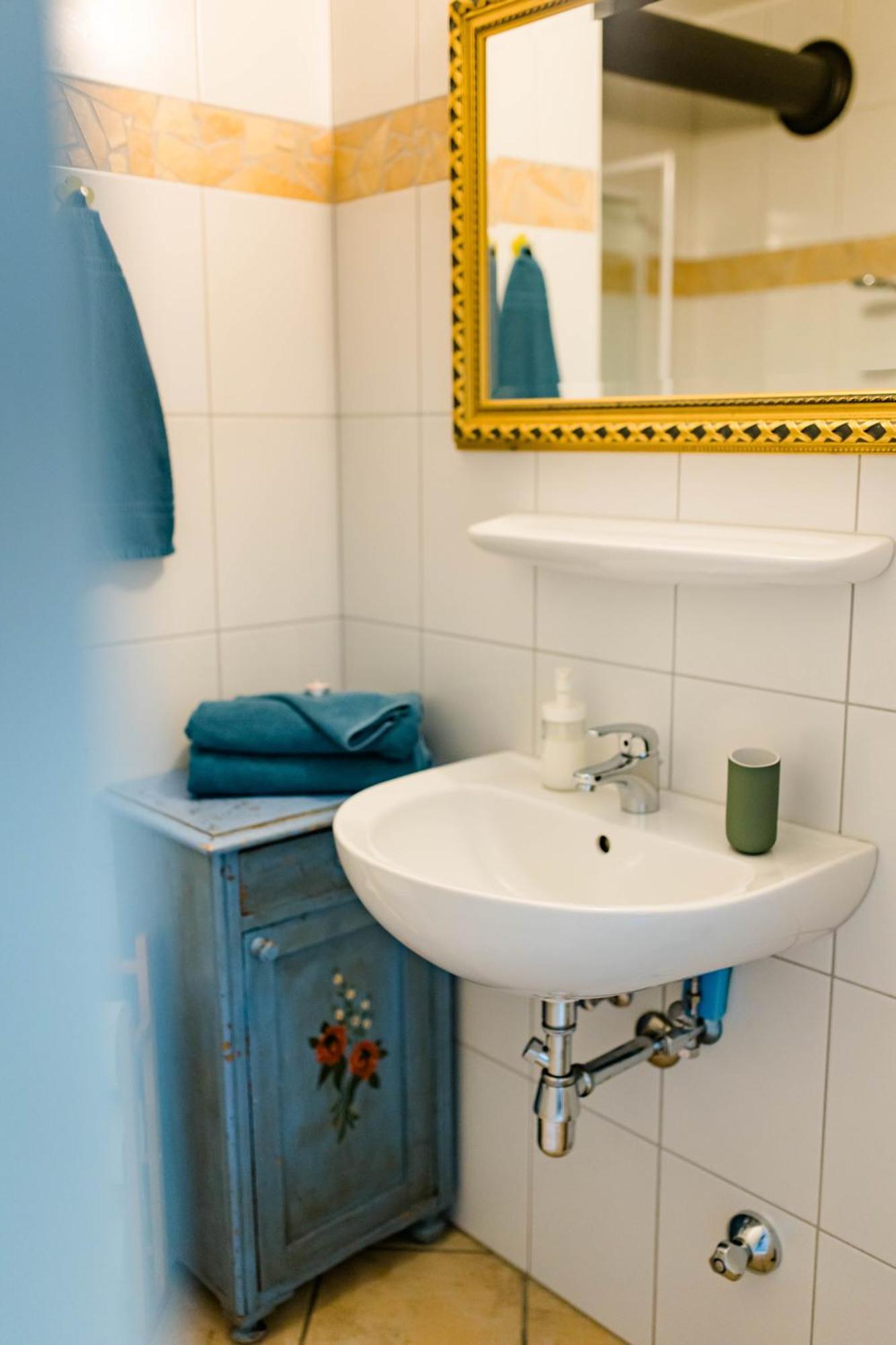 Tauglerei Appartement Enzian In Den Zauberbergen 圣科罗曼 外观 照片